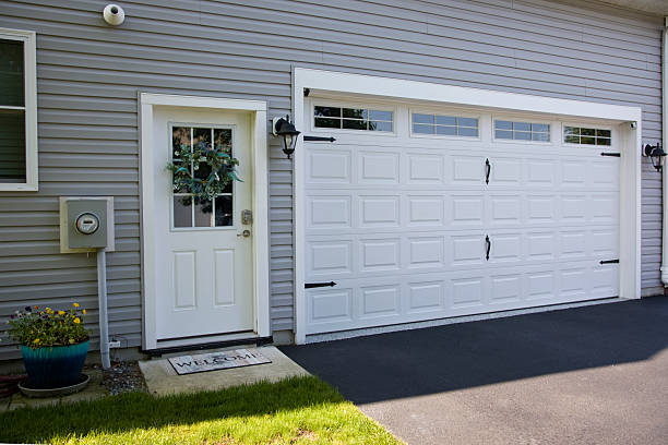 24/7 Emergency Garage Door Panel Replacement experts in Newtown Grant, PA